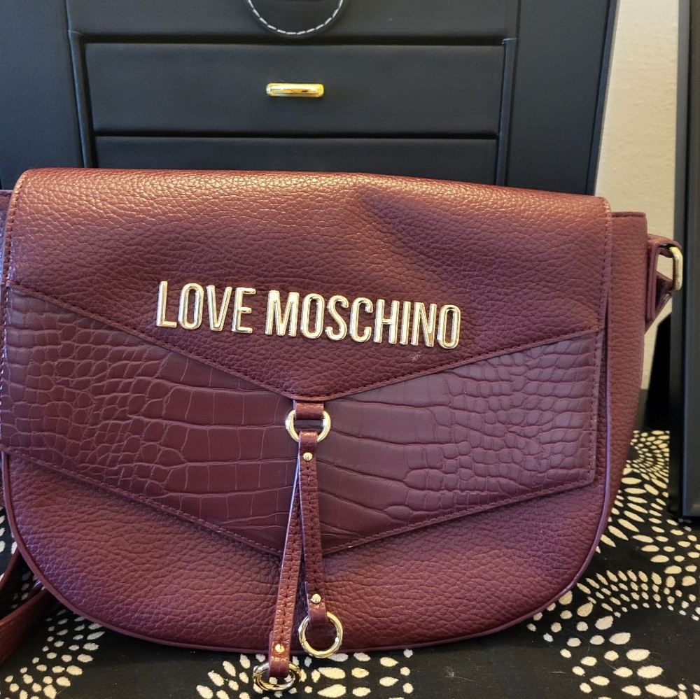 Love Moschino burgundy crossbody